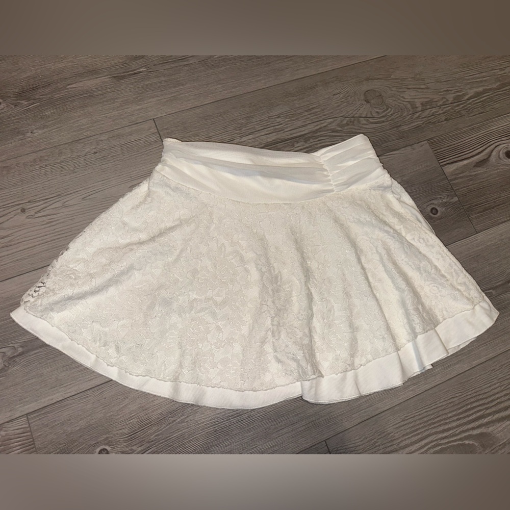 White Lace Mini Skirt Size M